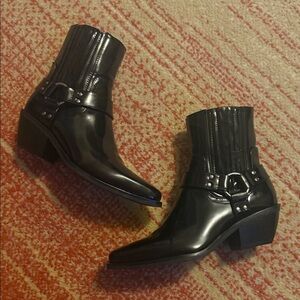 Susana Steve Madden Black Patent Leather Ankle Boots